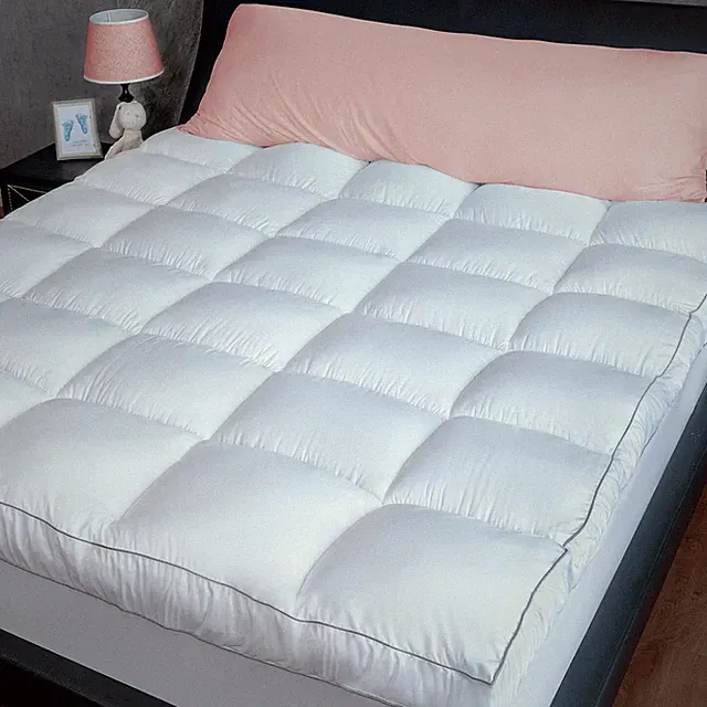 Mattress Topper King Size Cooling Plush Pillow Top Mattress Pad Feather Bed
