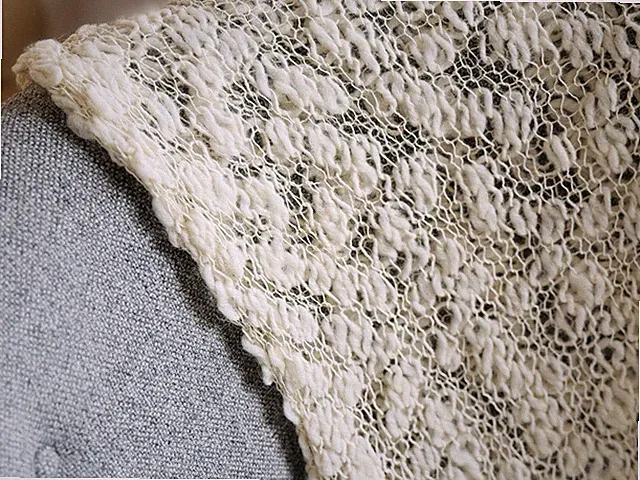 NWOT Beautiful & Soft Hand Knit Decorative Throw Blanket Ivory Color