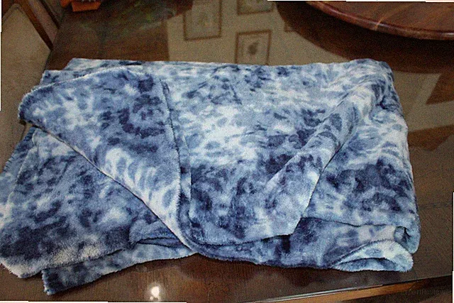 Throw Blanket Abstract Shades of Blue 48" x 60"