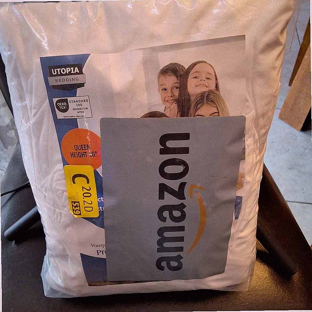 Utopia Bedding Waterproof Mattress Protector Queen 100 % Polyester
